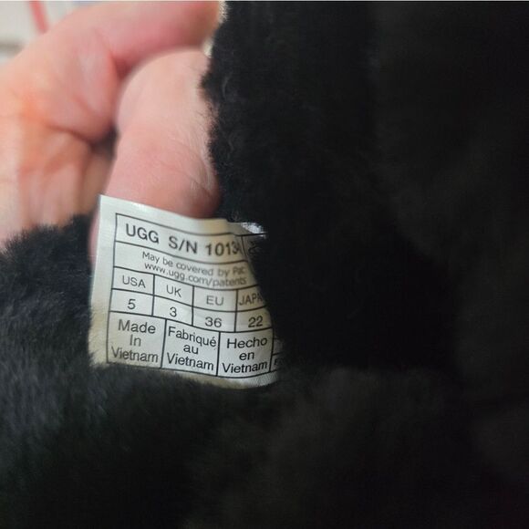 UGG Black Michelle Suede Sheepskin Boots NWOT size 5 - Picture 8 of 8